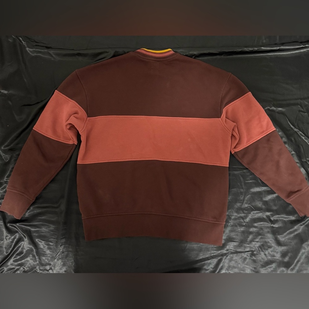 Levi’s sweater - Picture 2 of 3